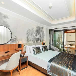 Kamer met een King Size Bed in de Kelder